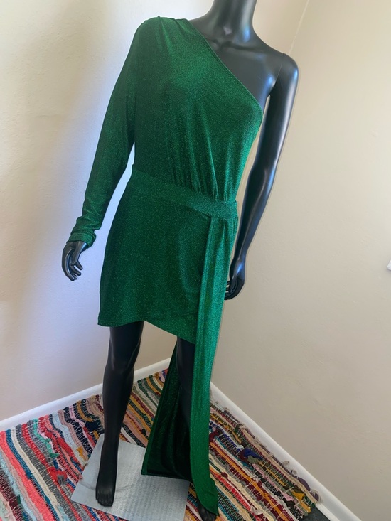 Dresses & Skirts - One-Shoulder Emerald Green Mini Dress with Sash